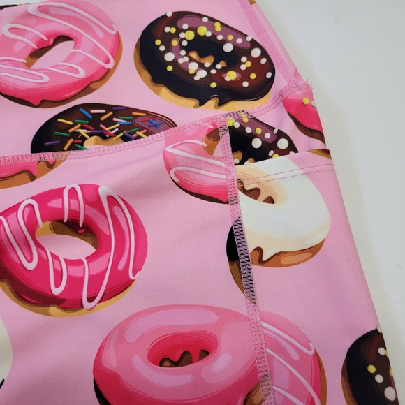 Muscles and Donuts Women’s Size Large Athletic Shorts Pink Donut Print - Picture 5 of 7